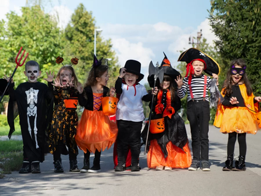 ပွဲနေ့တိုင်းအတွက်စတိုင်ကျသည့်ကလေးများ Halloween Captums